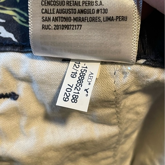 AMERICAN EAGLE OUTFITTERS - SALE! Mens Size 42, Hawaiian, Flat Front Shorts - Picture 10 of 11